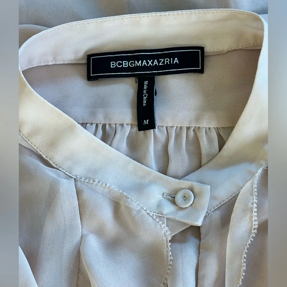 Sz M BCBG Maxazria blush pink ruffled long sleeve key hole sheer blouse